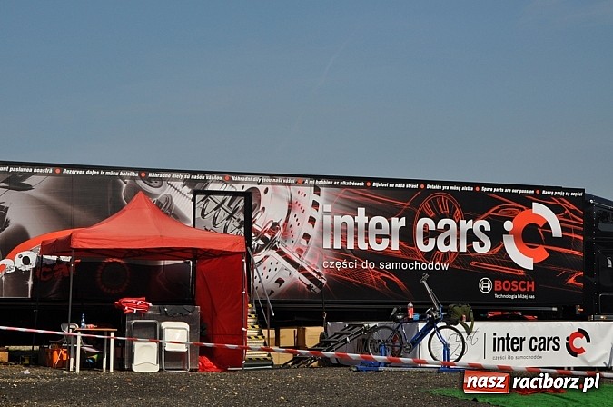 Zdjęcie w galerii na portalu naszraciborz.pl: Mimo pogody w kratkę kilkadziesiąt tysięcy fanów na zlocie Master Truck 2015 wiadomości z regionu