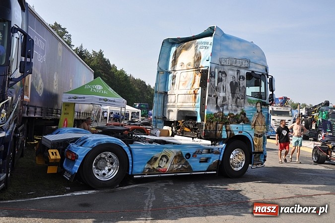 Zdjęcie w galerii na portalu naszraciborz.pl: Mimo pogody w kratkę kilkadziesiąt tysięcy fanów na zlocie Master Truck 2015 wiadomości z regionu