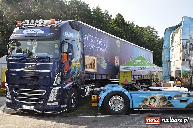 Zdjęcie w galerii na portalu naszraciborz.pl: Mimo pogody w kratkę kilkadziesiąt tysięcy fanów na zlocie Master Truck 2015 wiadomości z regionu