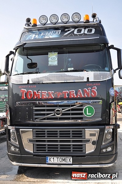 Zdjęcie w galerii na portalu naszraciborz.pl: Mimo pogody w kratkę kilkadziesiąt tysięcy fanów na zlocie Master Truck 2015 wiadomości z regionu