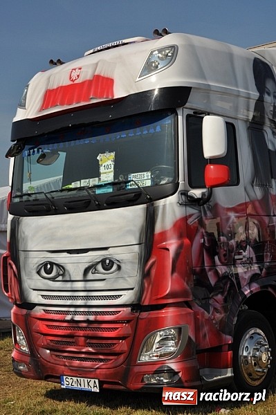 Zdjęcie w galerii na portalu naszraciborz.pl: Mimo pogody w kratkę kilkadziesiąt tysięcy fanów na zlocie Master Truck 2015 wiadomości z regionu