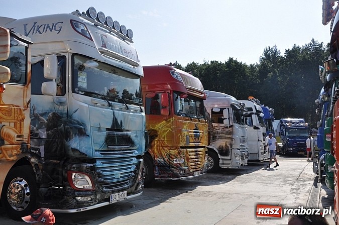 Zdjęcie w galerii na portalu naszraciborz.pl: Mimo pogody w kratkę kilkadziesiąt tysięcy fanów na zlocie Master Truck 2015 wiadomości z regionu