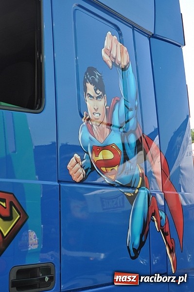 Zdjęcie w galerii na portalu naszraciborz.pl: Mimo pogody w kratkę kilkadziesiąt tysięcy fanów na zlocie Master Truck 2015 wiadomości z regionu