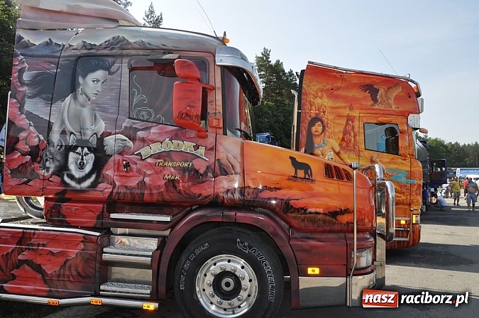Zdjęcie w galerii na portalu naszraciborz.pl: Mimo pogody w kratkę kilkadziesiąt tysięcy fanów na zlocie Master Truck 2015 wiadomości z regionu