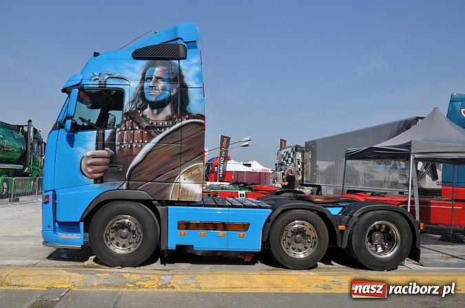 Zdjęcie w galerii na portalu naszraciborz.pl: Mimo pogody w kratkę kilkadziesiąt tysięcy fanów na zlocie Master Truck 2015 wiadomości z regionu