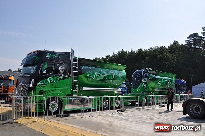 Zdjęcie w galerii na portalu naszraciborz.pl: Mimo pogody w kratkę kilkadziesiąt tysięcy fanów na zlocie Master Truck 2015 wiadomości z regionu