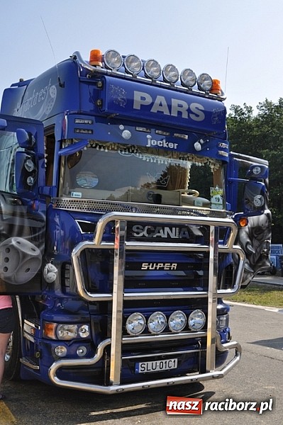 Zdjęcie w galerii na portalu naszraciborz.pl: Mimo pogody w kratkę kilkadziesiąt tysięcy fanów na zlocie Master Truck 2015 wiadomości z regionu