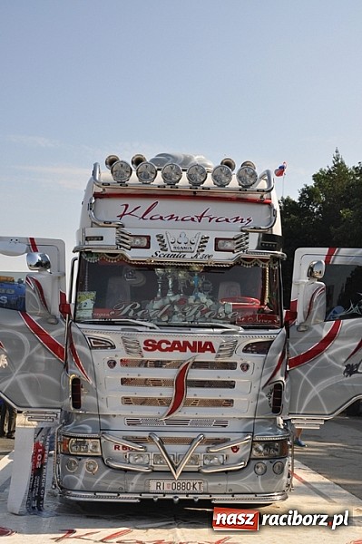 Zdjęcie w galerii na portalu naszraciborz.pl: Mimo pogody w kratkę kilkadziesiąt tysięcy fanów na zlocie Master Truck 2015 wiadomości z regionu