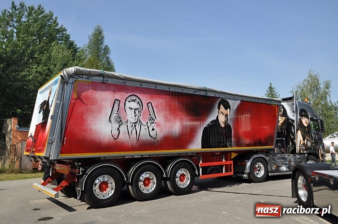 Zdjęcie w galerii na portalu naszraciborz.pl: Mimo pogody w kratkę kilkadziesiąt tysięcy fanów na zlocie Master Truck 2015 wiadomości z regionu