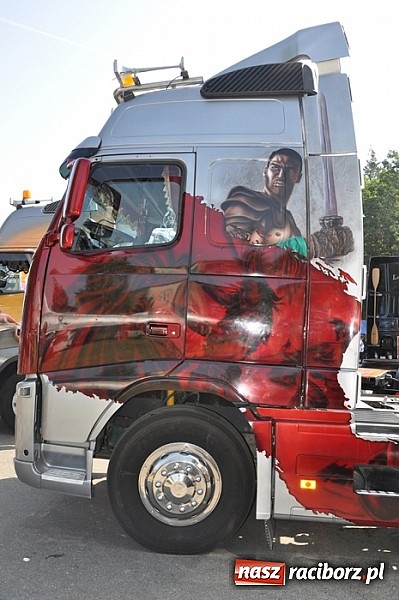 Zdjęcie w galerii na portalu naszraciborz.pl: Mimo pogody w kratkę kilkadziesiąt tysięcy fanów na zlocie Master Truck 2015 wiadomości z regionu