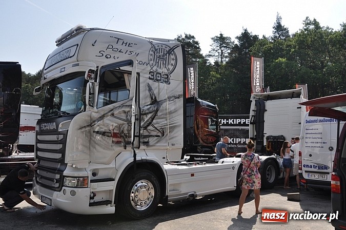 Zdjęcie w galerii na portalu naszraciborz.pl: Mimo pogody w kratkę kilkadziesiąt tysięcy fanów na zlocie Master Truck 2015 wiadomości z regionu