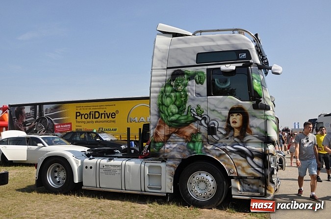 Zdjęcie w galerii na portalu naszraciborz.pl: Mimo pogody w kratkę kilkadziesiąt tysięcy fanów na zlocie Master Truck 2015 wiadomości z regionu