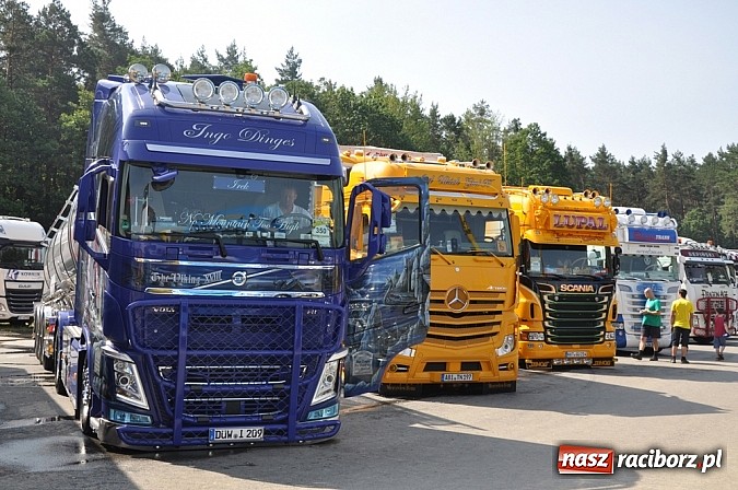 Zdjęcie w galerii na portalu naszraciborz.pl: Mimo pogody w kratkę kilkadziesiąt tysięcy fanów na zlocie Master Truck 2015 wiadomości z regionu