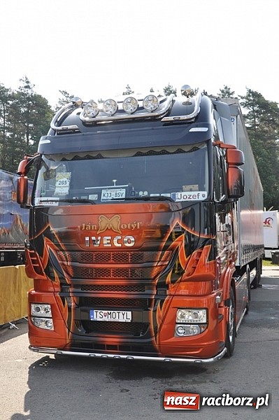 Zdjęcie w galerii na portalu naszraciborz.pl: Mimo pogody w kratkę kilkadziesiąt tysięcy fanów na zlocie Master Truck 2015 wiadomości z regionu