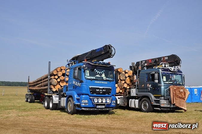 Zdjęcie w galerii na portalu naszraciborz.pl: Mimo pogody w kratkę kilkadziesiąt tysięcy fanów na zlocie Master Truck 2015 wiadomości z regionu