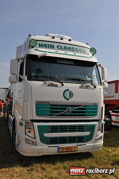 Zdjęcie w galerii na portalu naszraciborz.pl: Mimo pogody w kratkę kilkadziesiąt tysięcy fanów na zlocie Master Truck 2015 wiadomości z regionu