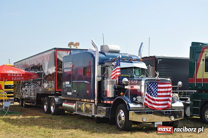 Zdjęcie w galerii na portalu naszraciborz.pl: Mimo pogody w kratkę kilkadziesiąt tysięcy fanów na zlocie Master Truck 2015 wiadomości z regionu