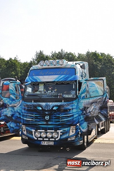 Zdjęcie w galerii na portalu naszraciborz.pl: Mimo pogody w kratkę kilkadziesiąt tysięcy fanów na zlocie Master Truck 2015 wiadomości z regionu