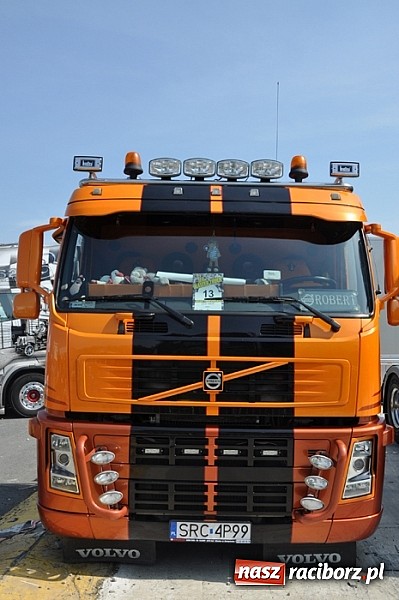 Zdjęcie w galerii na portalu naszraciborz.pl: Mimo pogody w kratkę kilkadziesiąt tysięcy fanów na zlocie Master Truck 2015 wiadomości z regionu