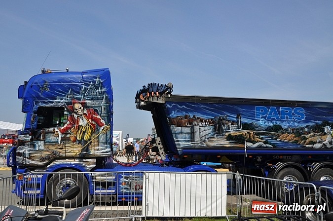 Zdjęcie w galerii na portalu naszraciborz.pl: Mimo pogody w kratkę kilkadziesiąt tysięcy fanów na zlocie Master Truck 2015 wiadomości z regionu