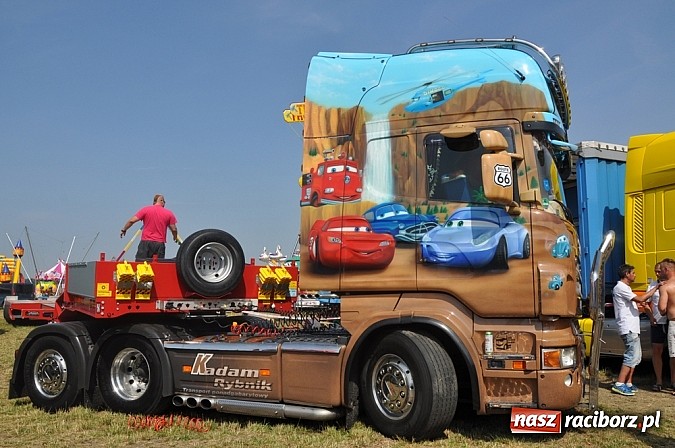 Zdjęcie w galerii na portalu naszraciborz.pl: Mimo pogody w kratkę kilkadziesiąt tysięcy fanów na zlocie Master Truck 2015 wiadomości z regionu