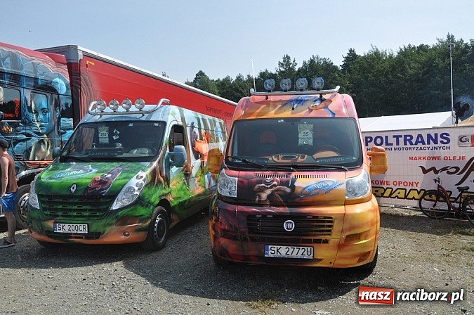 Zdjęcie w galerii na portalu naszraciborz.pl: Mimo pogody w kratkę kilkadziesiąt tysięcy fanów na zlocie Master Truck 2015 wiadomości z regionu