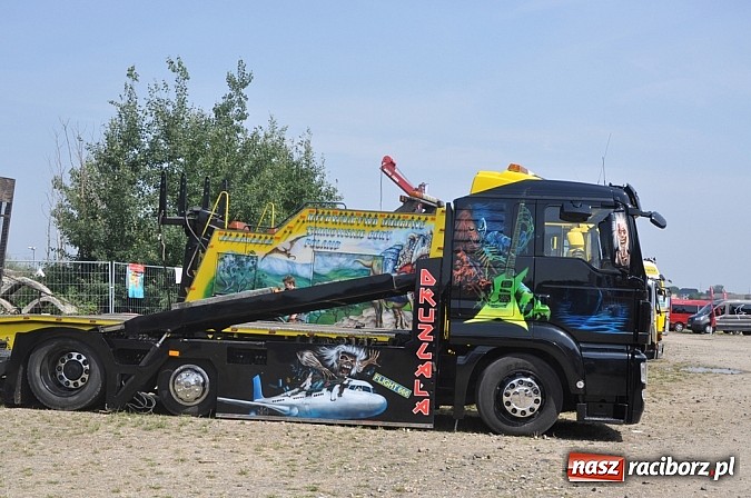 Zdjęcie w galerii na portalu naszraciborz.pl: Mimo pogody w kratkę kilkadziesiąt tysięcy fanów na zlocie Master Truck 2015 wiadomości z regionu