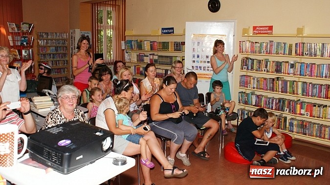 Zdjęcie w galerii na portalu naszraciborz.pl: Dzieci spędzają lato z biblioteką na warsztatach wiadomości z regionu