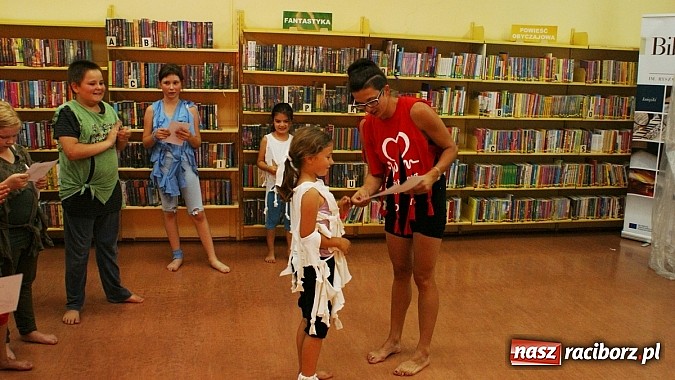 Zdjęcie w galerii na portalu naszraciborz.pl: Dzieci spędzają lato z biblioteką na warsztatach wiadomości z regionu