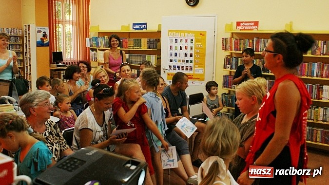 Zdjęcie w galerii na portalu naszraciborz.pl: Dzieci spędzają lato z biblioteką na warsztatach wiadomości z regionu