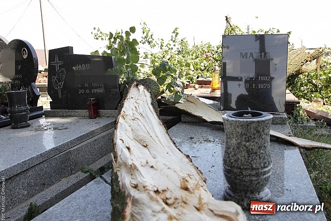 Zdjęcie w galerii na portalu naszraciborz.pl: Skutki wczorajszej nawałnicy w Modzurowie - mieszkańcy nadal nie mają prądu  wiadomości z regionu