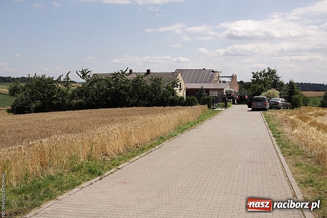 Zdjęcie w galerii na portalu naszraciborz.pl: Skutki wczorajszej nawałnicy w Modzurowie - mieszkańcy nadal nie mają prądu  wiadomości z regionu