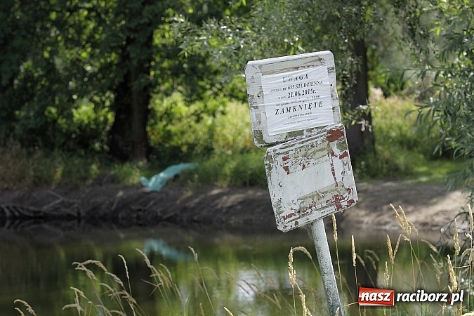 Zdjęcie w galerii na portalu naszraciborz.pl: Ze zbiornika w Studziennej wyciągnięto zwłoki starszego mężczyzny wiadomości z regionu