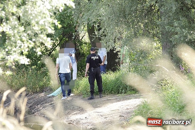 Zdjęcie w galerii na portalu naszraciborz.pl: Ze zbiornika w Studziennej wyciągnięto zwłoki starszego mężczyzny wiadomości z regionu
