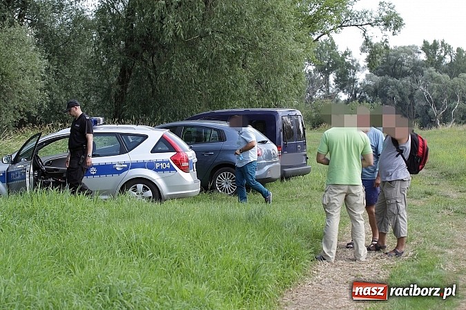 Zdjęcie w galerii na portalu naszraciborz.pl: Ze zbiornika w Studziennej wyciągnięto zwłoki starszego mężczyzny wiadomości z regionu