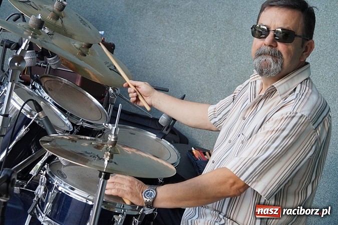 Zdjęcie w galerii na portalu naszraciborz.pl: Grupa bez Nazwy wystąpiła w Parku Roth wiadomości z regionu