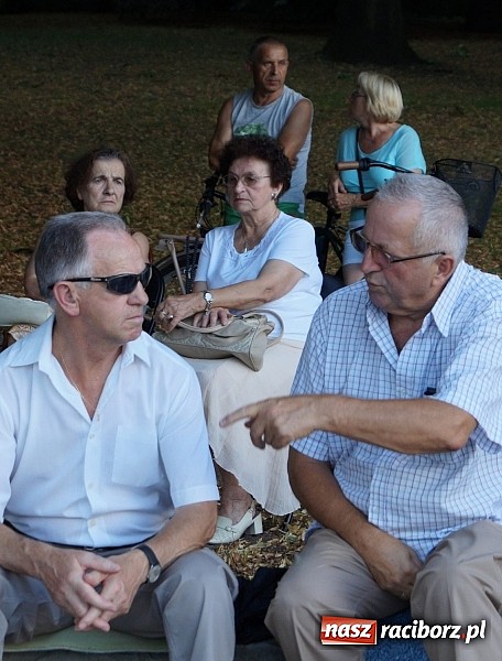 Zdjęcie w galerii na portalu naszraciborz.pl: Grupa bez Nazwy wystąpiła w Parku Roth wiadomości z regionu