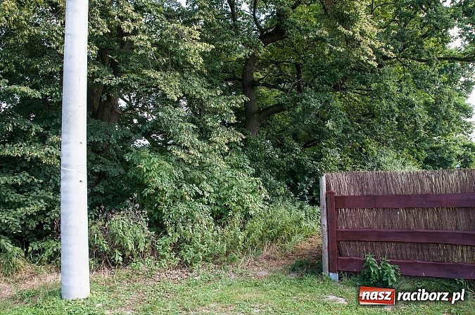 Zdjęcie w galerii na portalu naszraciborz.pl: Kiedy powstanie parking pod Łężczokiem? Gdy nam kładkę zrobią nad potokiem! Radni proponują, prezydent - próbuje. wiadomości z regionu