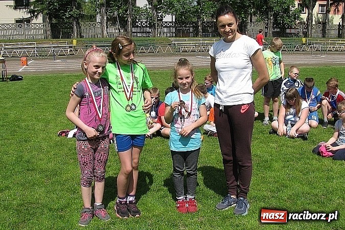 Zdjęcie w galerii na portalu naszraciborz.pl: Lekka atletyka. Katarzyna Hyjek z życiowym brązem. Złoto Artura Nogi. Finał Wieczorka  wiadomości z regionu