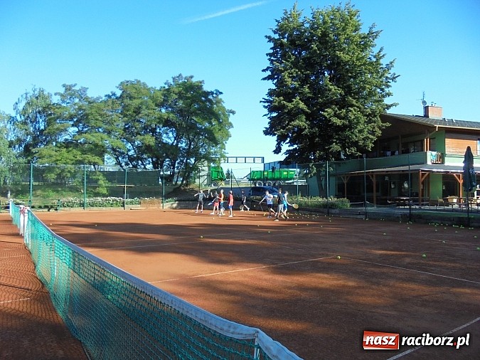 Zdjęcie w galerii na portalu naszraciborz.pl: Tenisiści TKKF Rafako wrócili z drugiego obozu wiadomości z regionu