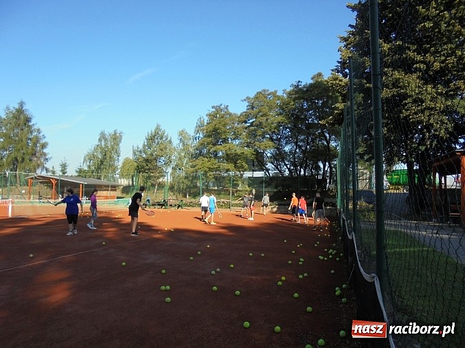 Zdjęcie w galerii na portalu naszraciborz.pl: Tenisiści TKKF Rafako wrócili z drugiego obozu wiadomości z regionu