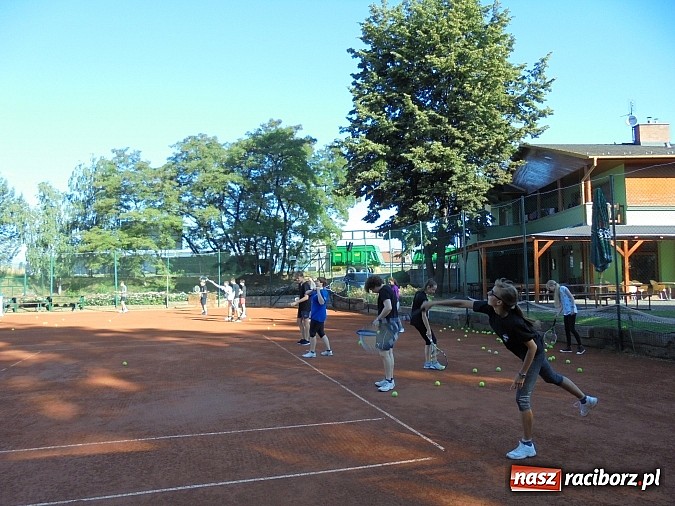 Zdjęcie w galerii na portalu naszraciborz.pl: Tenisiści TKKF Rafako wrócili z drugiego obozu wiadomości z regionu