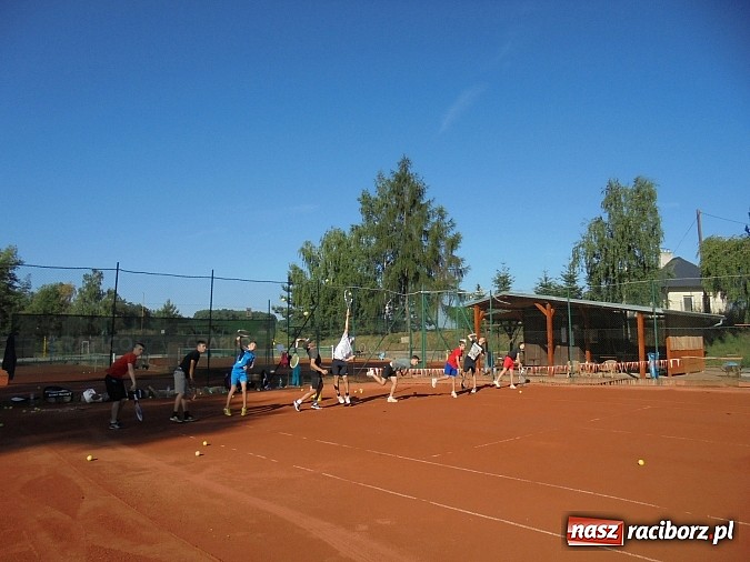 Zdjęcie w galerii na portalu naszraciborz.pl: Tenisiści TKKF Rafako wrócili z drugiego obozu wiadomości z regionu