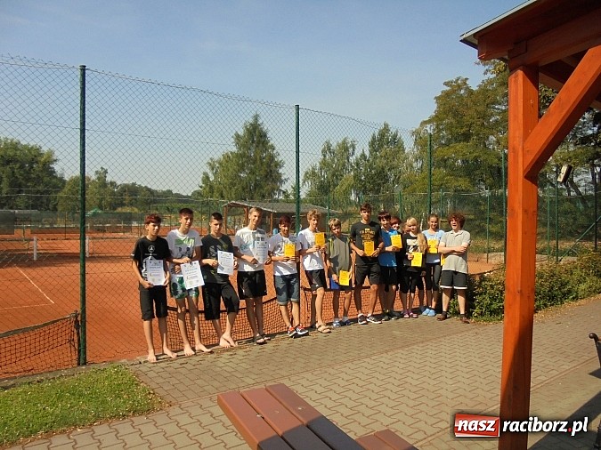 Zdjęcie w galerii na portalu naszraciborz.pl: Tenisiści TKKF Rafako wrócili z drugiego obozu wiadomości z regionu