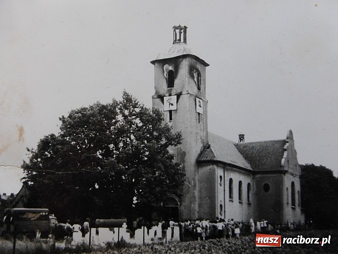 Zdjęcie w galerii na portalu naszraciborz.pl: Bohaterska walka z ogniem w Samborowicach, czyli skutki uderzenia piorunu kulistego  wiadomości z regionu