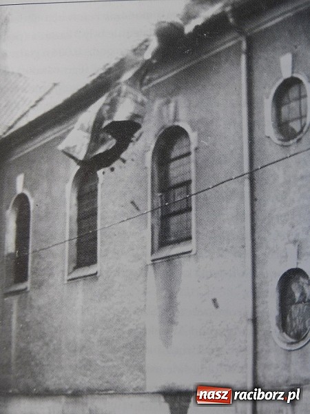 Zdjęcie w galerii na portalu naszraciborz.pl: Bohaterska walka z ogniem w Samborowicach, czyli skutki uderzenia piorunu kulistego  wiadomości z regionu