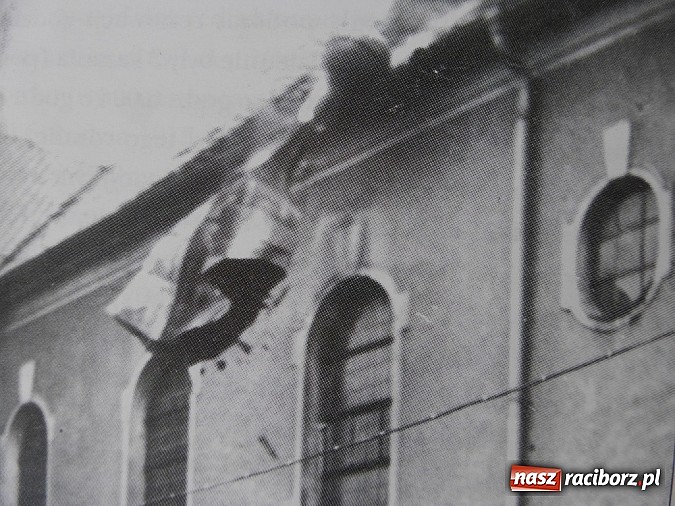 Zdjęcie w galerii na portalu naszraciborz.pl: Bohaterska walka z ogniem w Samborowicach, czyli skutki uderzenia piorunu kulistego  wiadomości z regionu