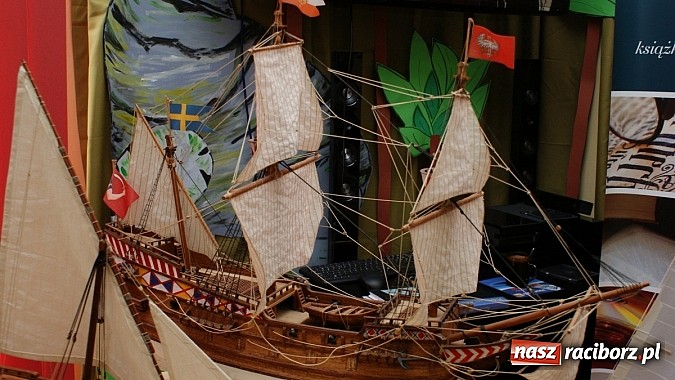 Zdjęcie w galerii na portalu naszraciborz.pl: W czasach wielkich odkryć geograficznych - Lato z Biblioteką  wiadomości z regionu