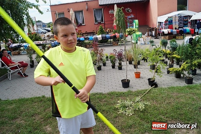 Zdjęcie w galerii na portalu naszraciborz.pl: Młodzież z GCK zaprezentowała się w centrum Nędzy  wiadomości z regionu