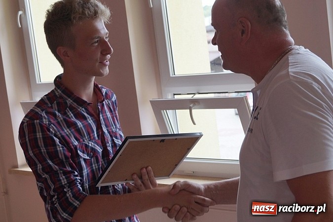 Zdjęcie w galerii na portalu naszraciborz.pl: Nędza. Piłka nożna trzyma młodych z daleka od dopalaczy wiadomości z regionu